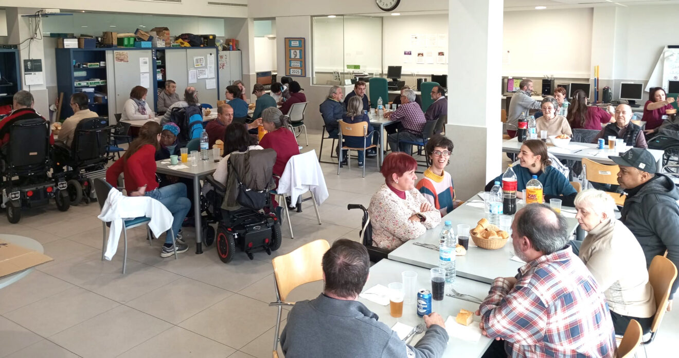 Día de convivencia en torno a un calderete