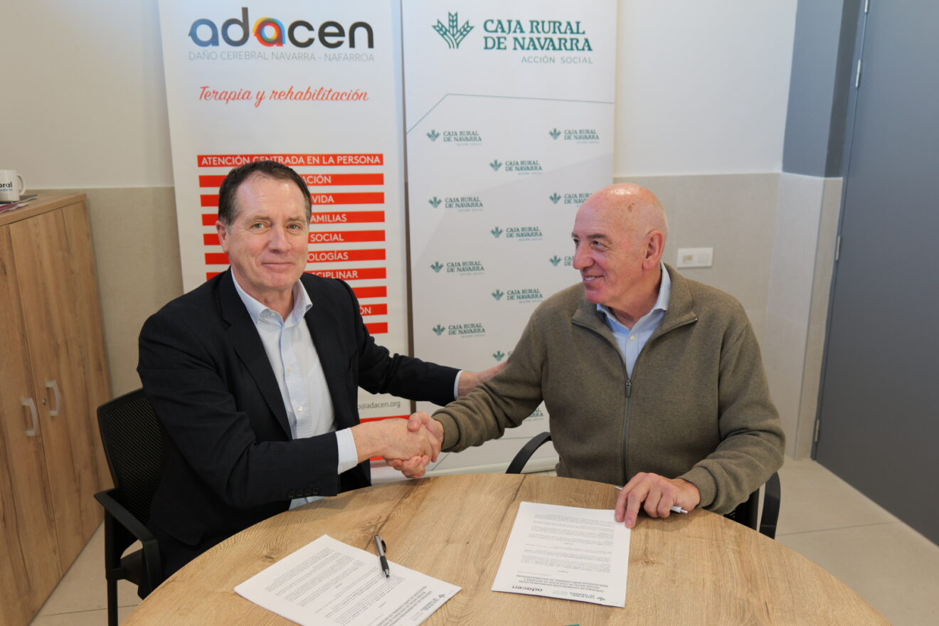 Adacen y Acción Social de Caja Rural de Navarra firman un convenio para impulsar la rehabilitación temprana de personas con daño cerebral adquirido